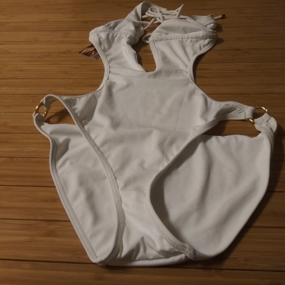 Victoria's secret bathing suits - Picture 3 of 3